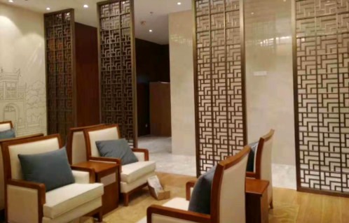 酒店不銹鋼屏風(fēng)安裝應(yīng)該注意什么？